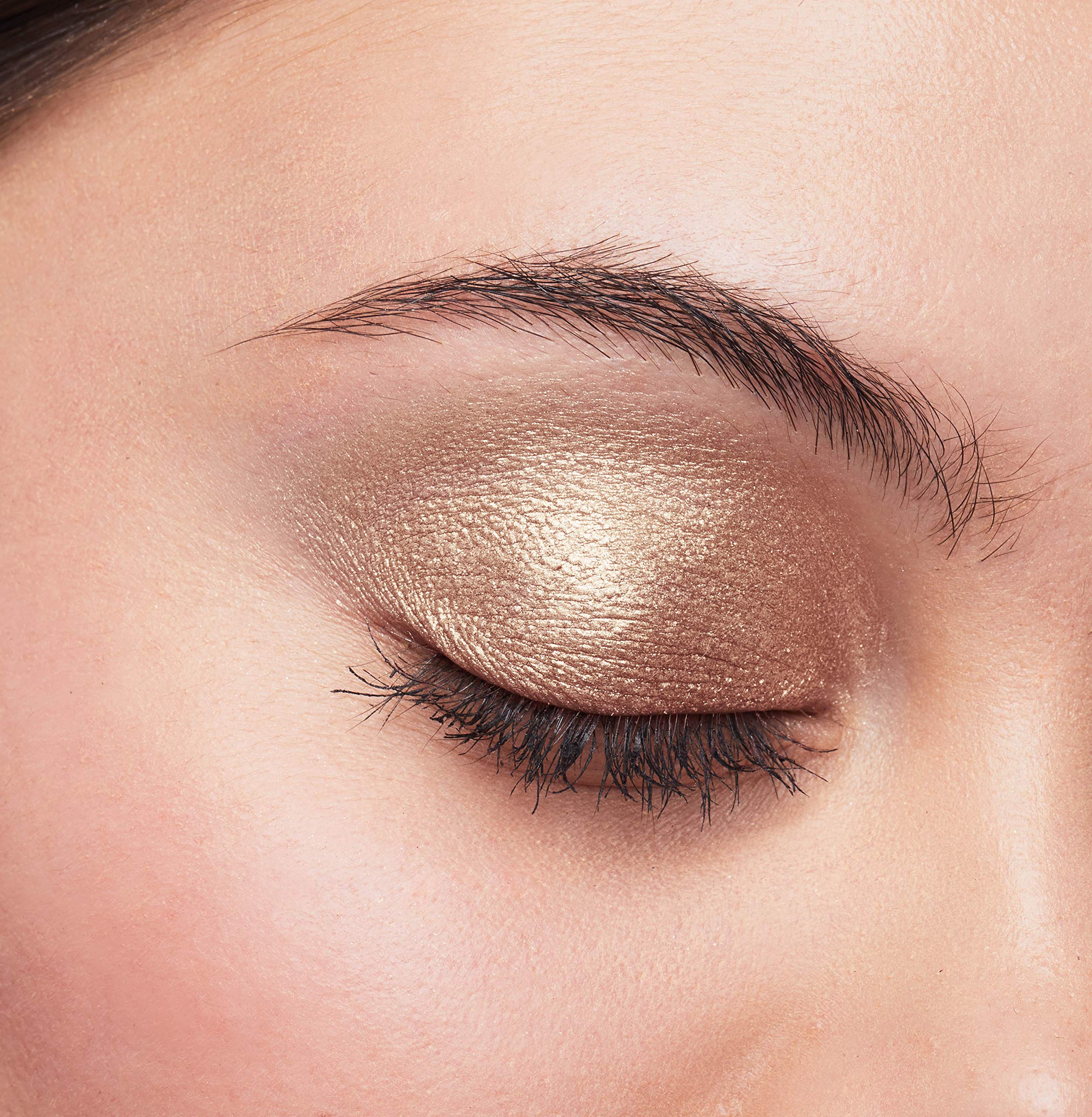 L'Oreal Paris reflective shimmer detail capturing luminous pearl pigments