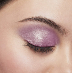 L'Oreal Paris cap and label detail demonstrating product authenticity and shade name