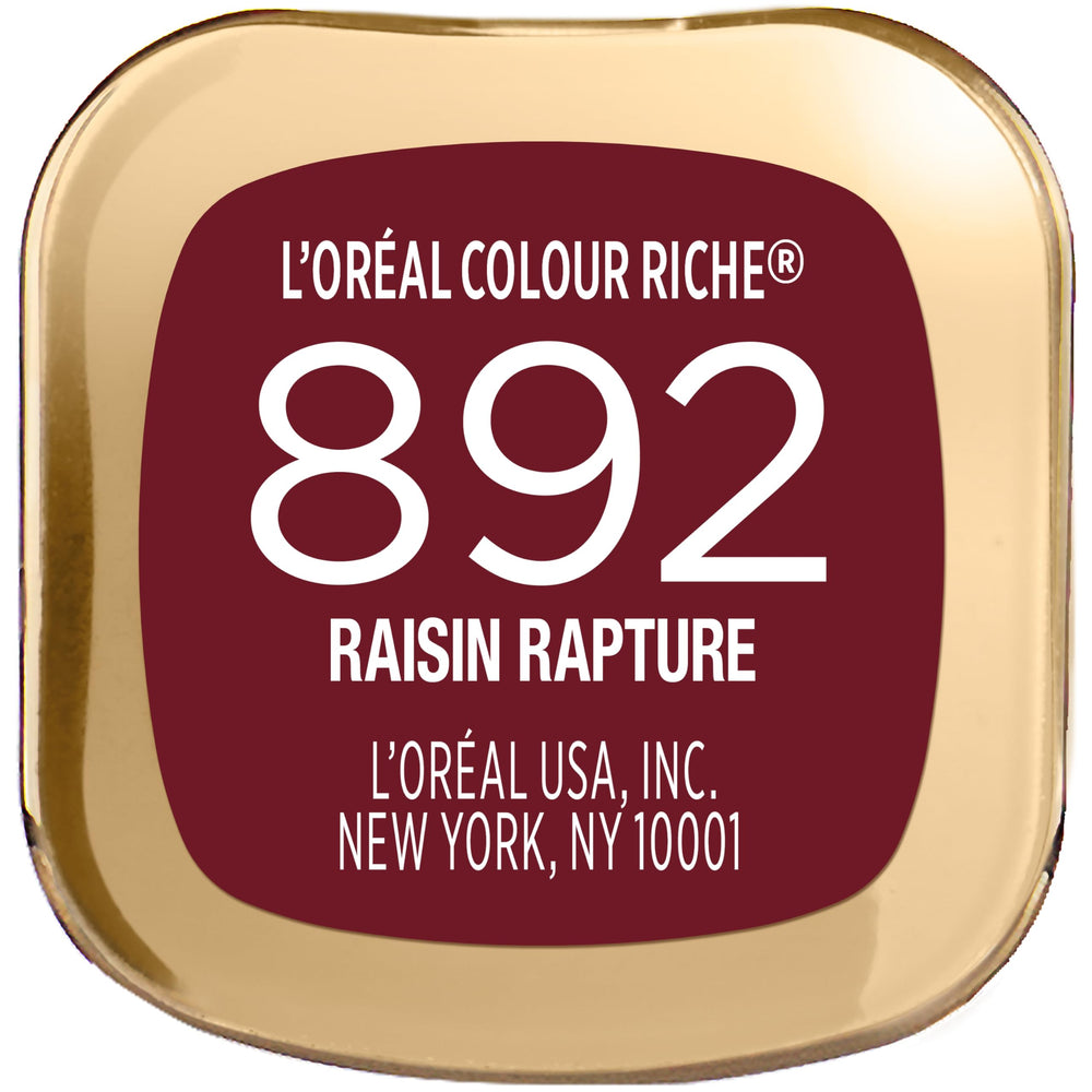 L'Oreal Paris application step demonstration for precise, lasting wear