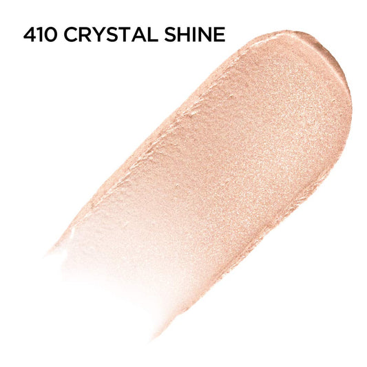 Close-up of L'Oreal Paris doe-foot applicator delivering precise shimmer for controlled application
