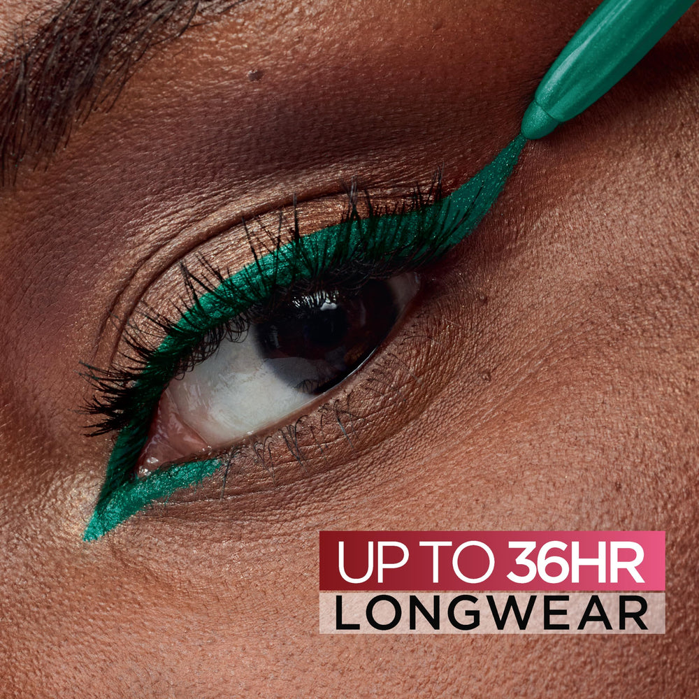 L'Oreal Paris close-up of emerald green pencil texture with smooth glide benefit