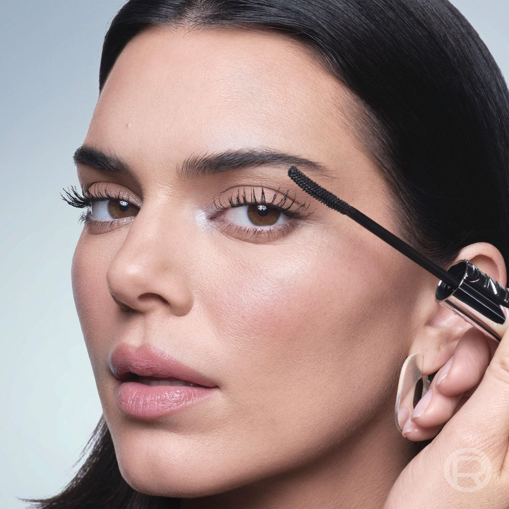 L'Oreal Paris mascara brush stroke showing smooth texture and fiber-rich formula benefit