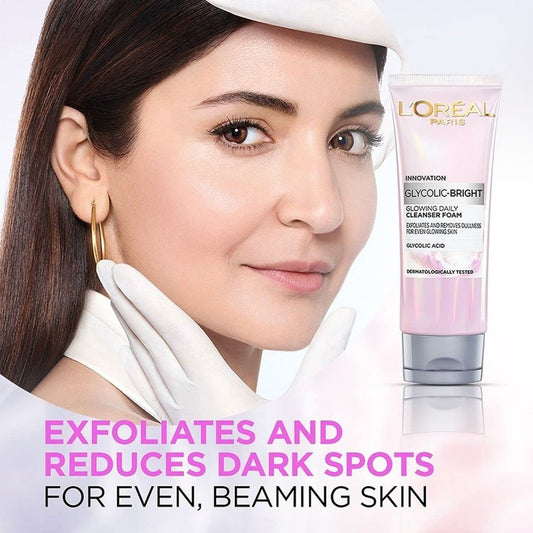 L'Oreal Paris foaming pump dispensed foam cleaning skin effectively