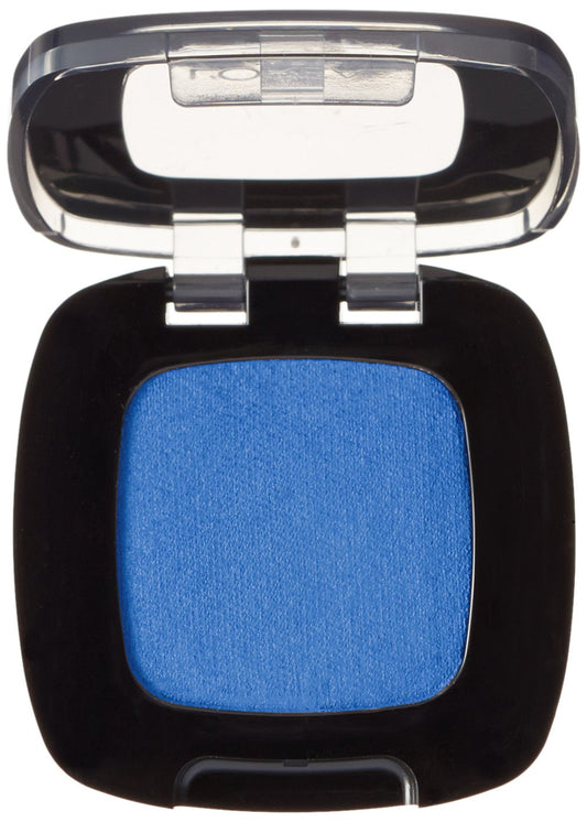 L'Oréal Paris Grand Bleu texture close-up revealing smooth gel-to-powder finish and vivid payoff