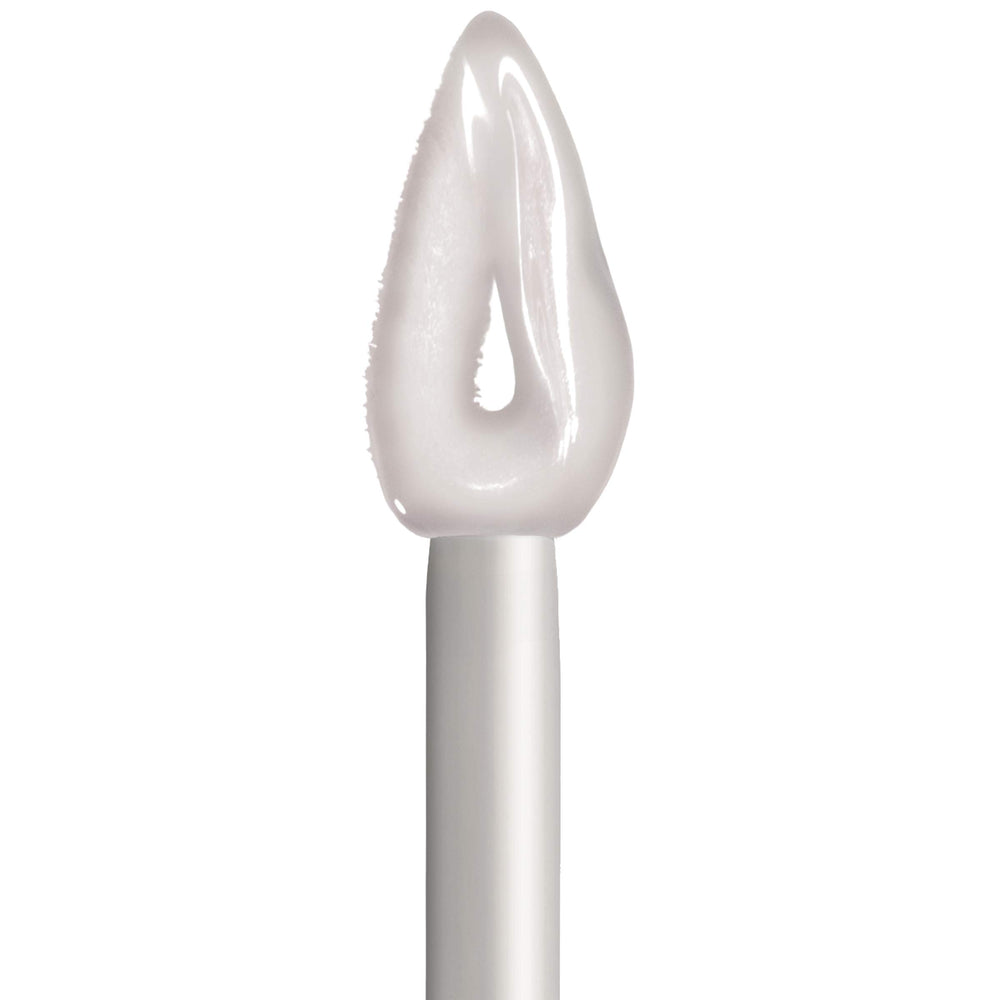 L'Oreal Paris Infallible applied on lips in lifestyle scene demonstrating smooth, precise wear