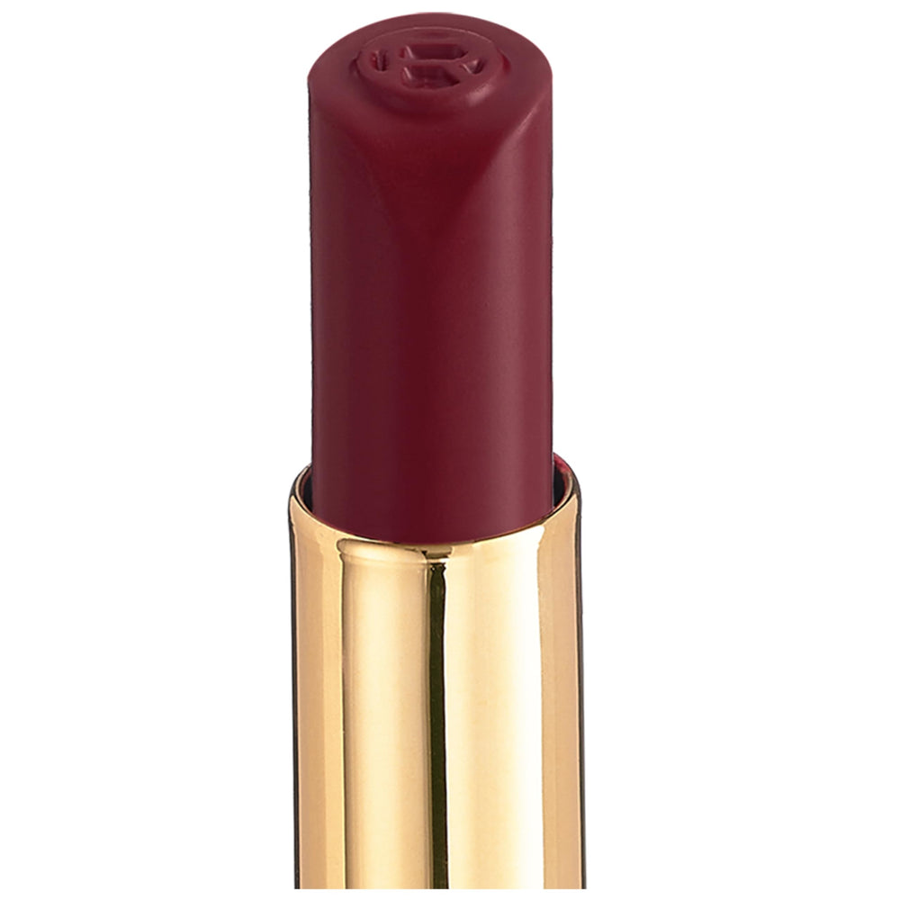 L'Oreal Paris label detail highlighting hyaluronic acid infusion and wear