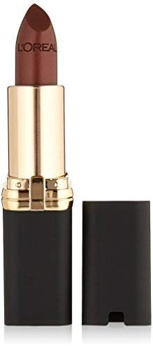 L'Oreal Paris Liya's Nude worn on lips in lifestyle setting for natural flattering look