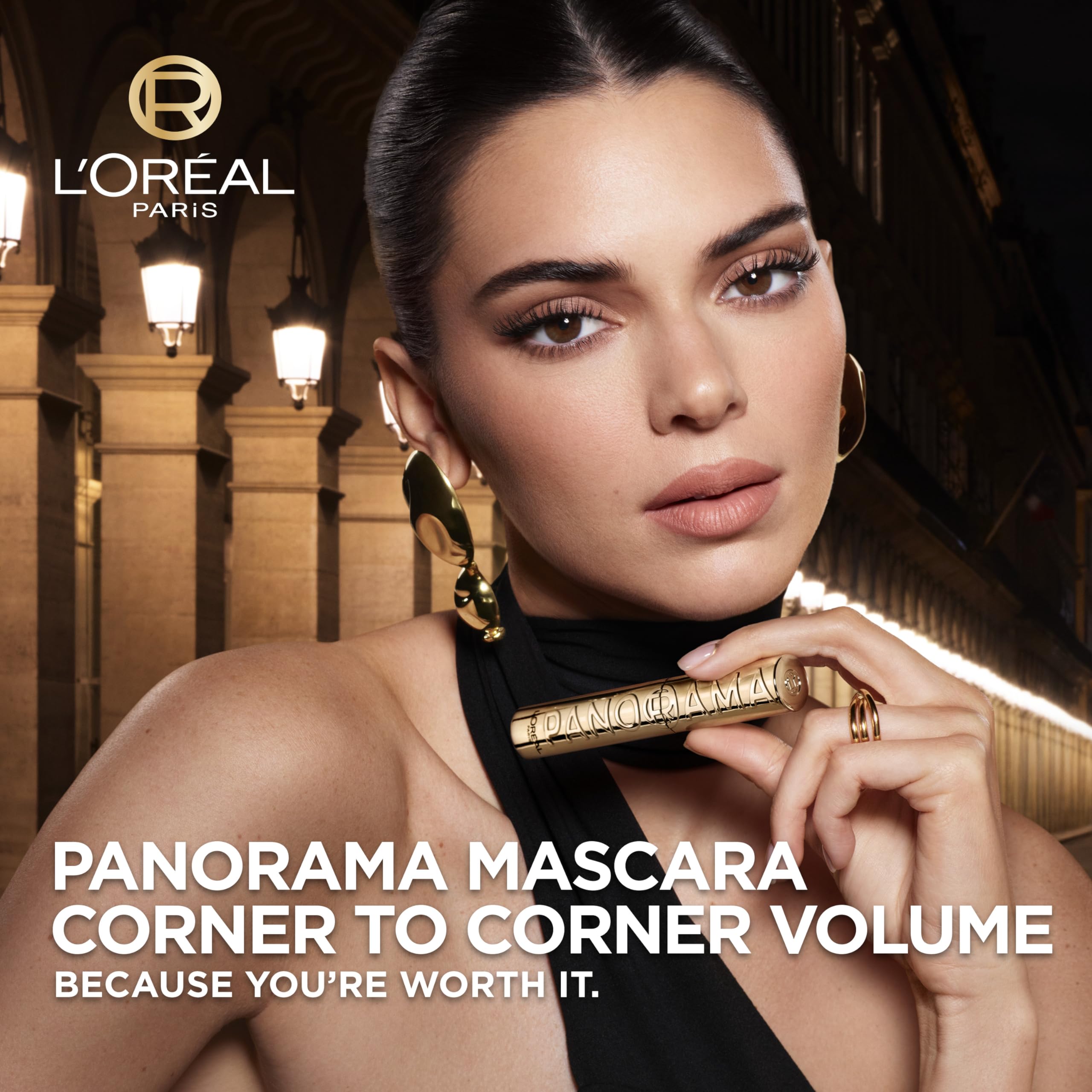 L'Oreal Paris brush close-up demonstrating multi-level bristles and precision