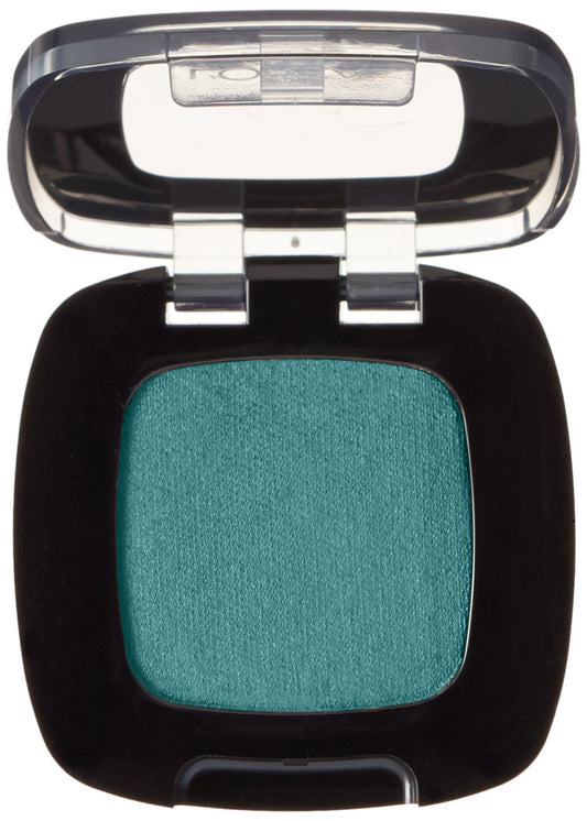 L'Oréal Paris Teal Couture texture close-up highlighting smooth gel-to-powder finish and blendability
