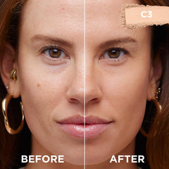 L'Oreal Paris powder opened to show mirror and applicator for easy touch-ups