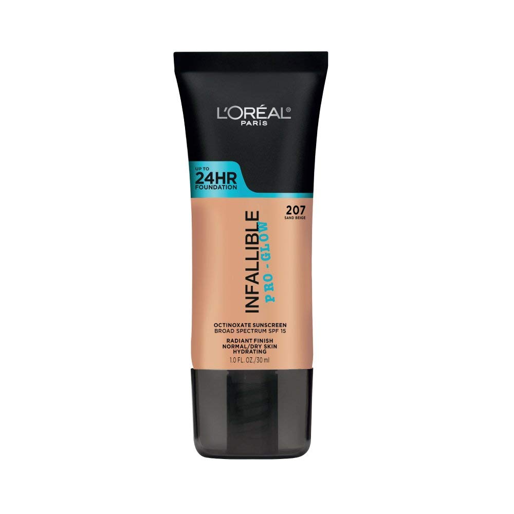 L'Oréal Paris foundation texture close-up highlighting creamy hydrating finish
