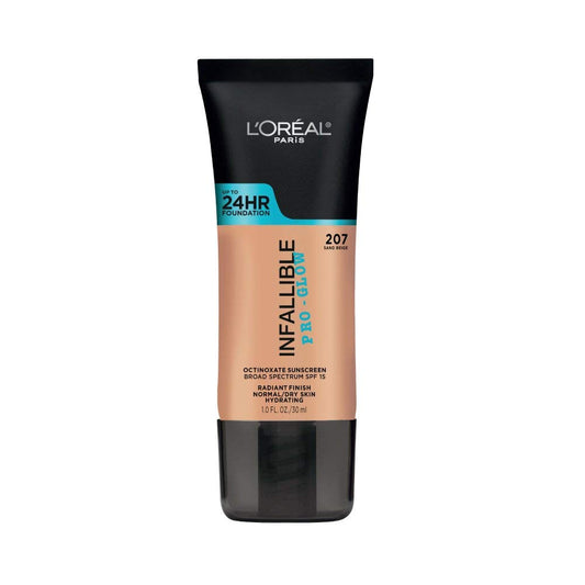 L'Oréal Paris foundation texture close-up highlighting creamy hydrating finish
