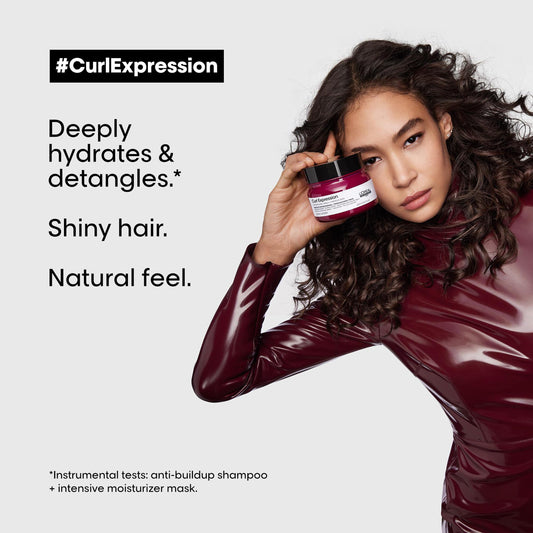 L'Oréal Professionnel Paris mask cream texture close-up showing hydrating consistency