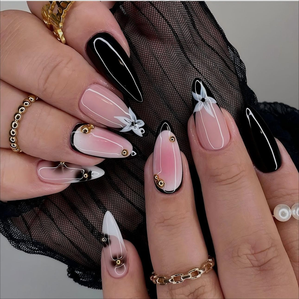 LPOODDNU front packaging showing 24-piece nail kit and design benefits
