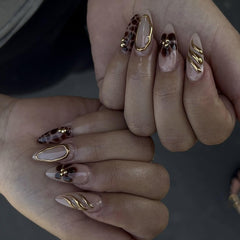 LPOODDNU close-up of leopard print nails highlighting intricate pattern and visual impact