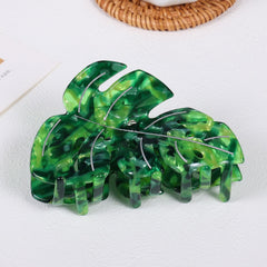 LSVOZ clip paired with spring outfit showing decorative accessory