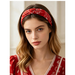 Lvyeer headband used during workout showing secure fit and sweat-friendly fabric