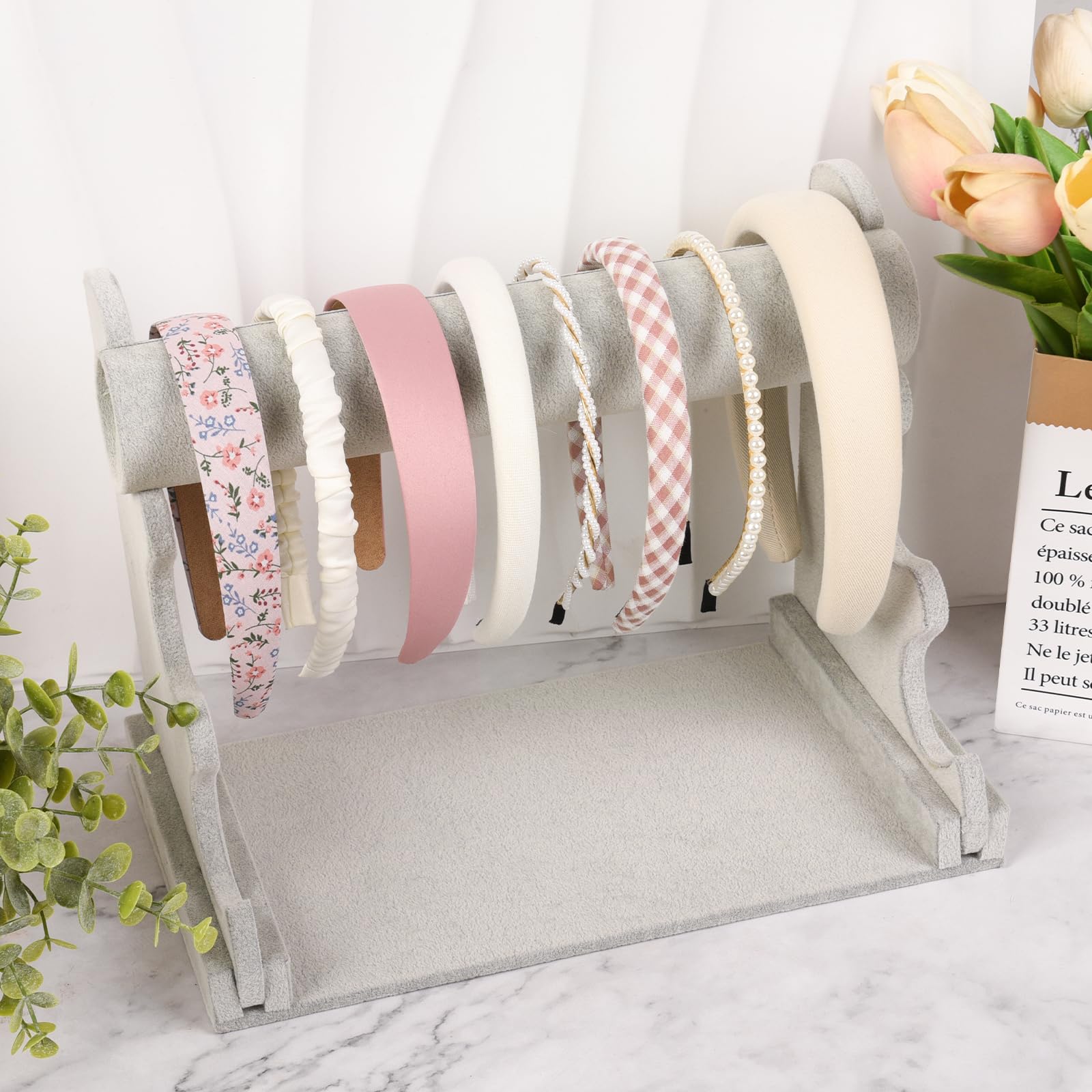 LYroo pearl beaded hairband detail highlighting decorative elegance