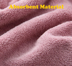 M-bestl button and loop fastener detail showing secure hold and hands-free convenience