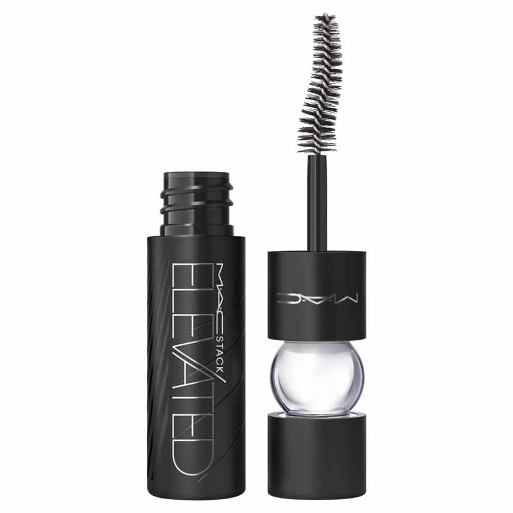 M·A·C bristle texture detail highlighting precise brush fibers for clump control