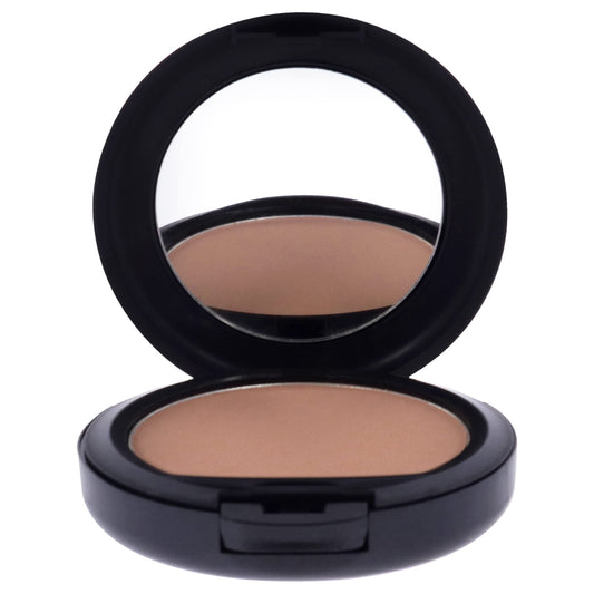 MAC Studio Fix powder texture close-up highlighting smooth, blendable finish