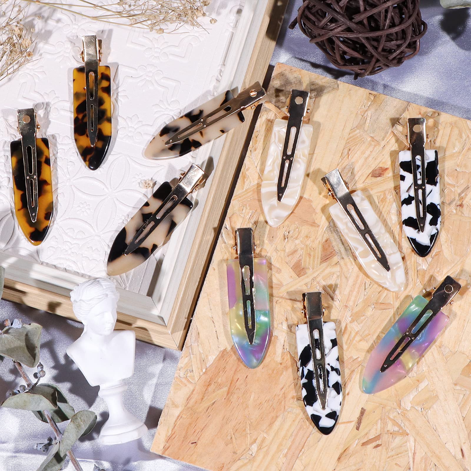 Magicsky clips next to ruler showing 2.8 inch size for accurate scale and travel ease