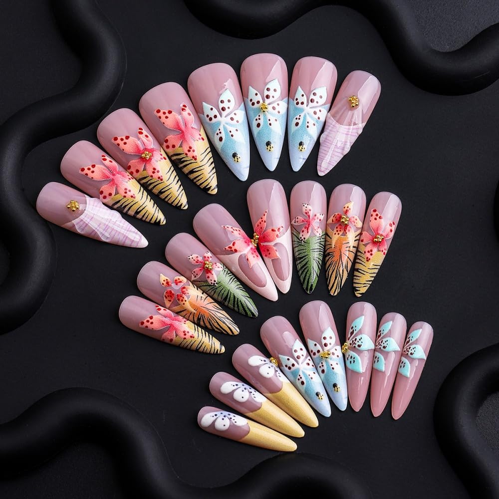 Maigitur bead French tip and pearlescent shell ripple detail showing luminous finish benefits