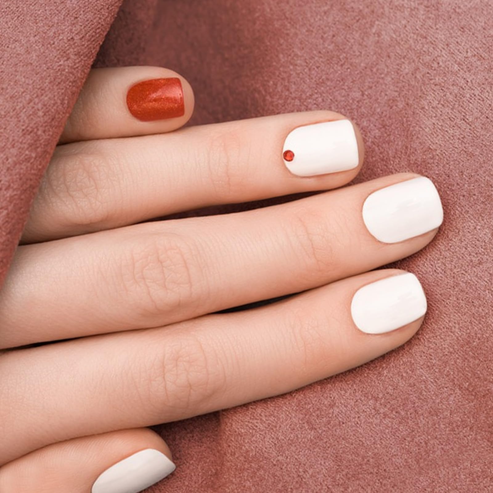 Major Dijit used in nail art showing crisp designs and long-lasting glossy benefit