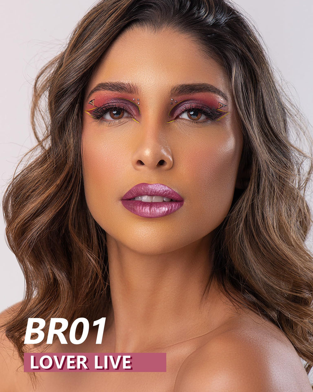 MAKI YIKA lip texture close-up revealing pearlescent finish and hydrating look