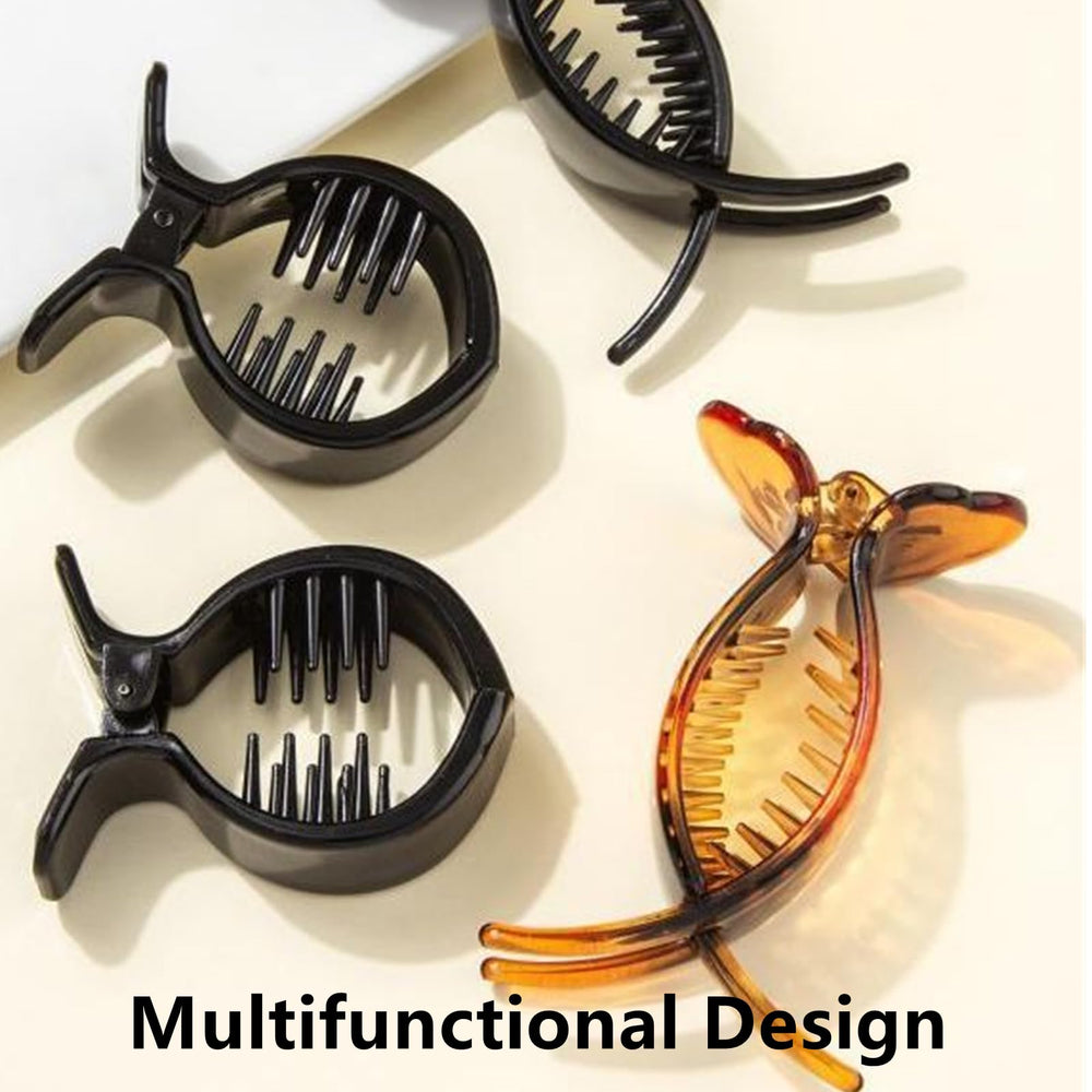 Malijnxin clip held in hand showing compact size and portability