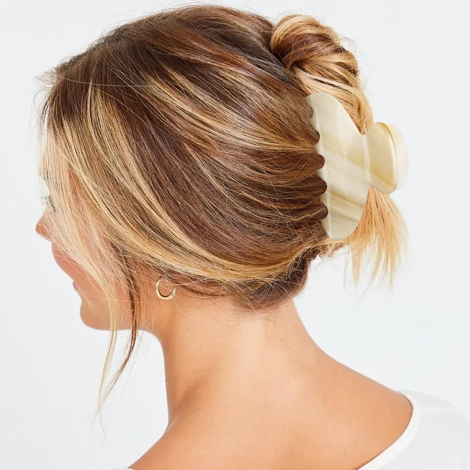 MAORULU clip holding half-up hairstyle offering comfortable all-day wear
