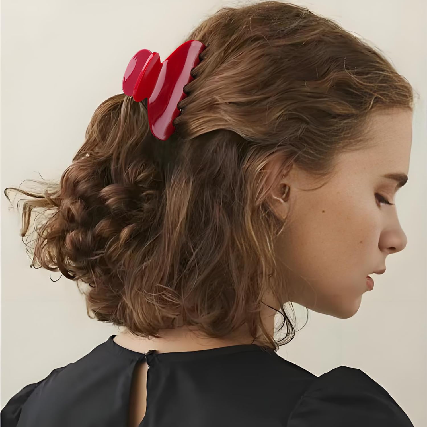 MAORULU clip worn in half-up hairstyle showing secure hold benefit everyday styling