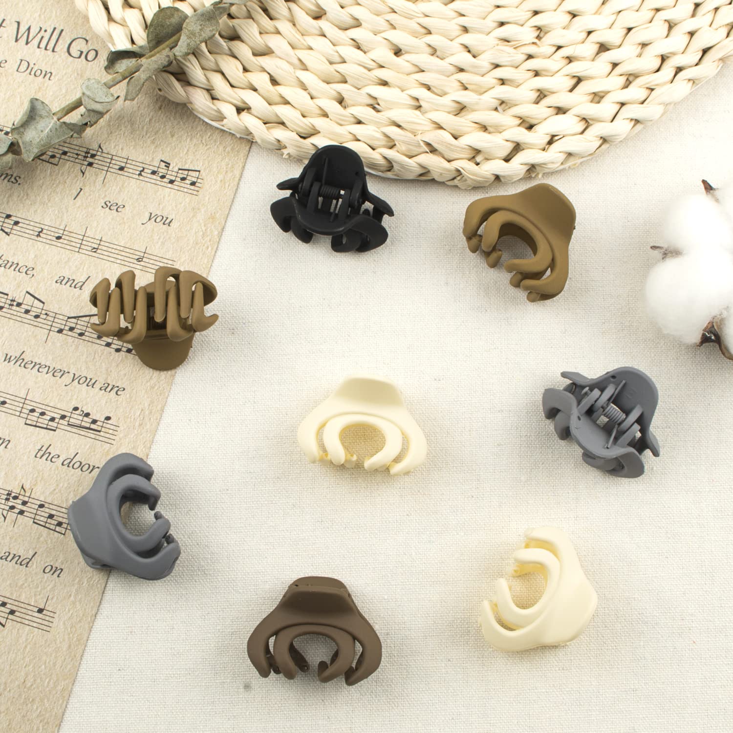 MAORULU clips worn by a child in casual setting for comfortable styling