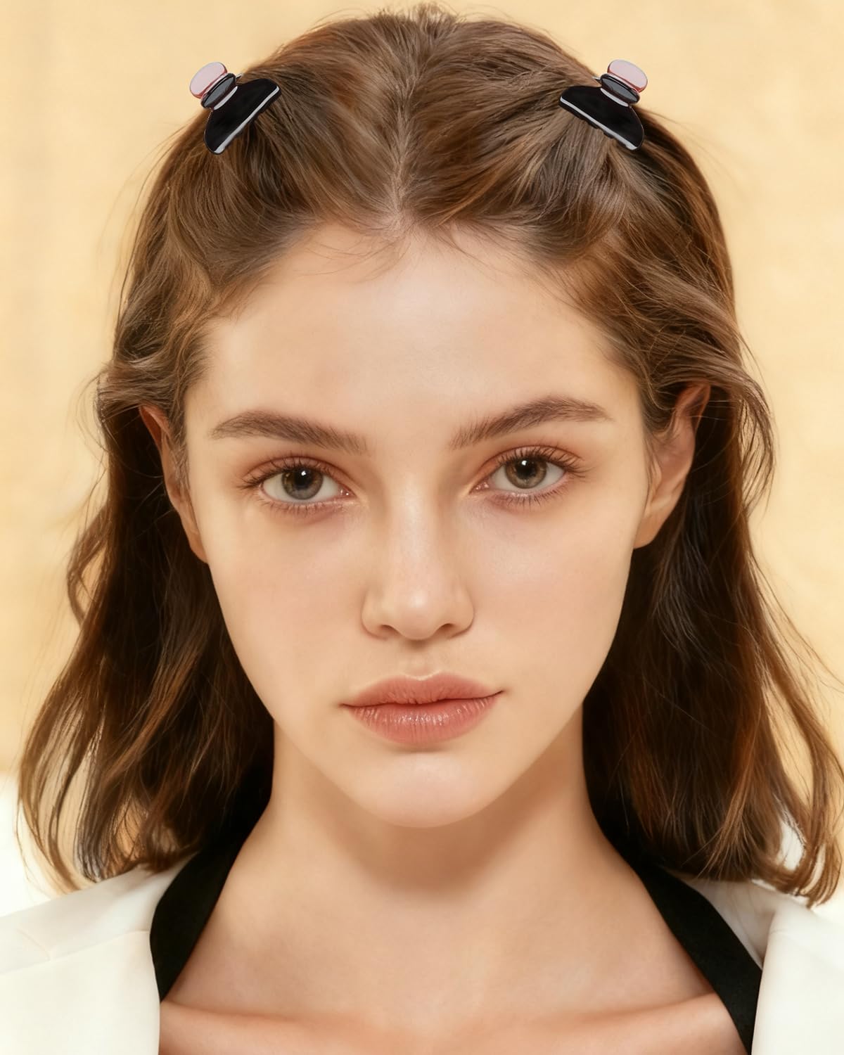 MAORULU clips on vanity showing stylish accessory for daily outfits