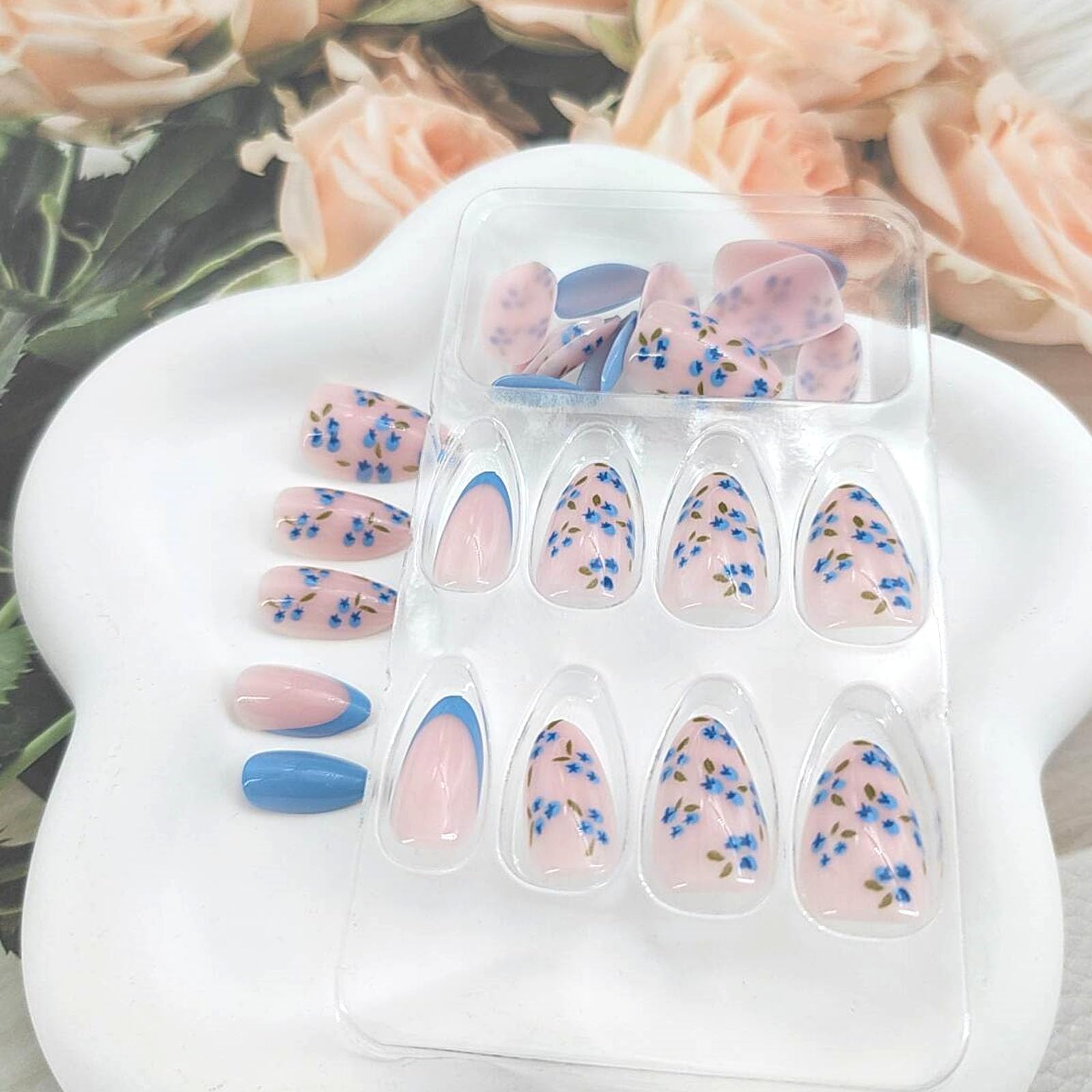 MAOTTIE glossy finish texture highlighting shine and smooth surface