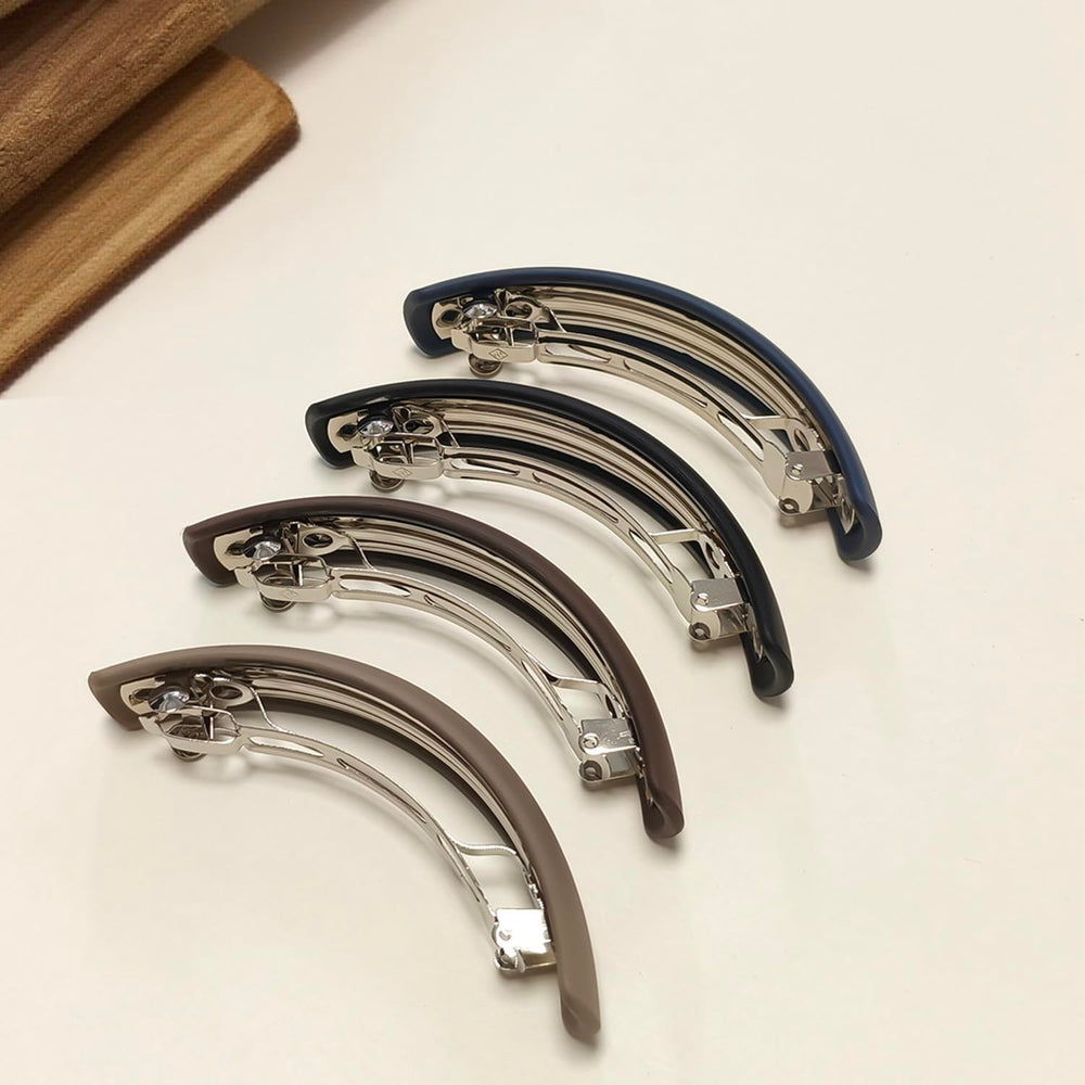 Markuii barrette in a commute setting offering quick styling benefit