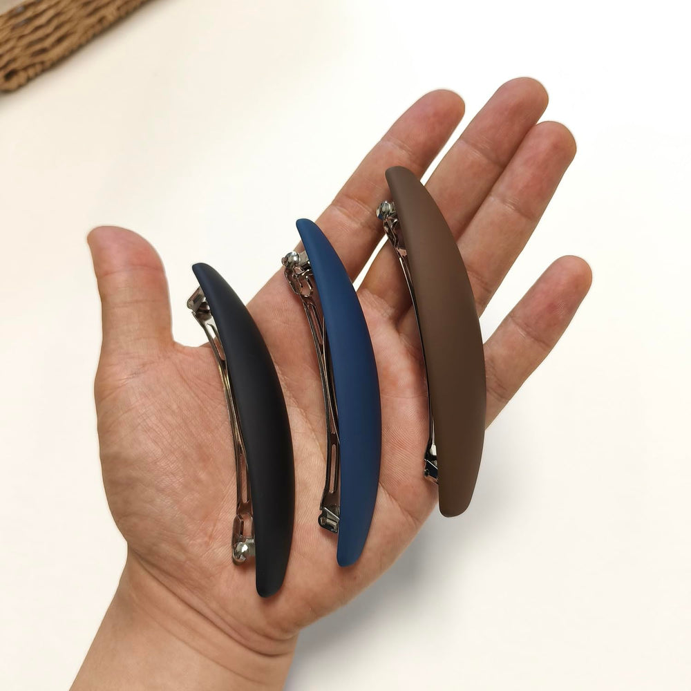 Markuii edge rounded interior protecting strands from tugging and breakage