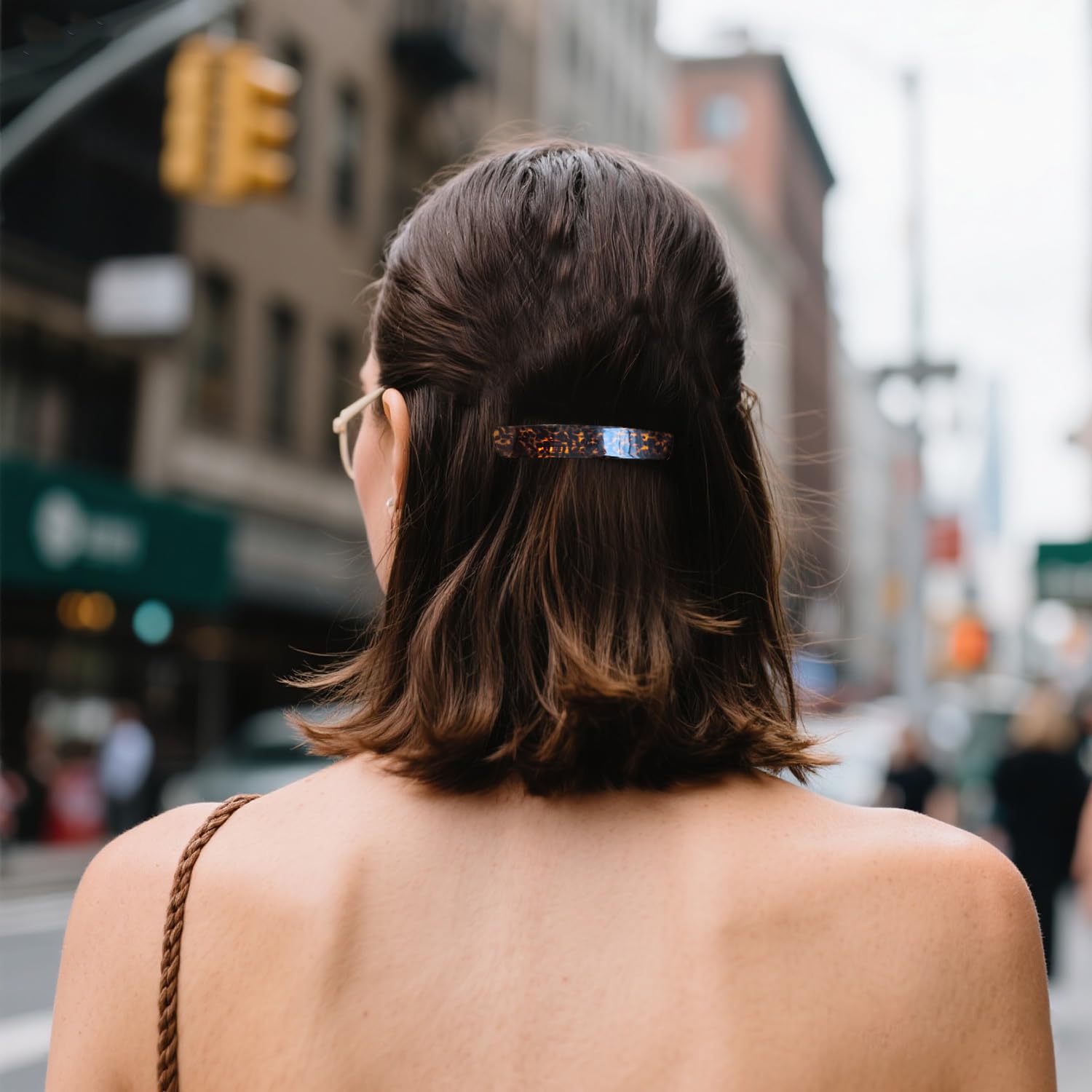 Markuii lifestyle woman wearing clip showing polished look benefit