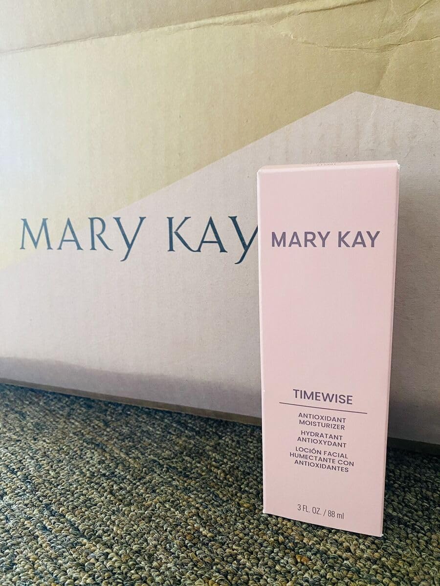 Mary Kay front packaging showing product and brand, highlights oil-free benefit