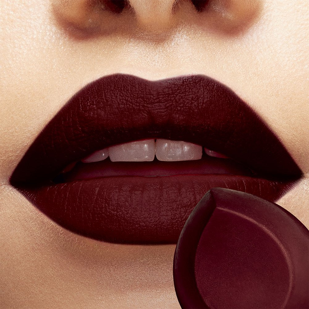 MAYBELLINE creamy swatch texture displaying smooth glide and buildable color benefit