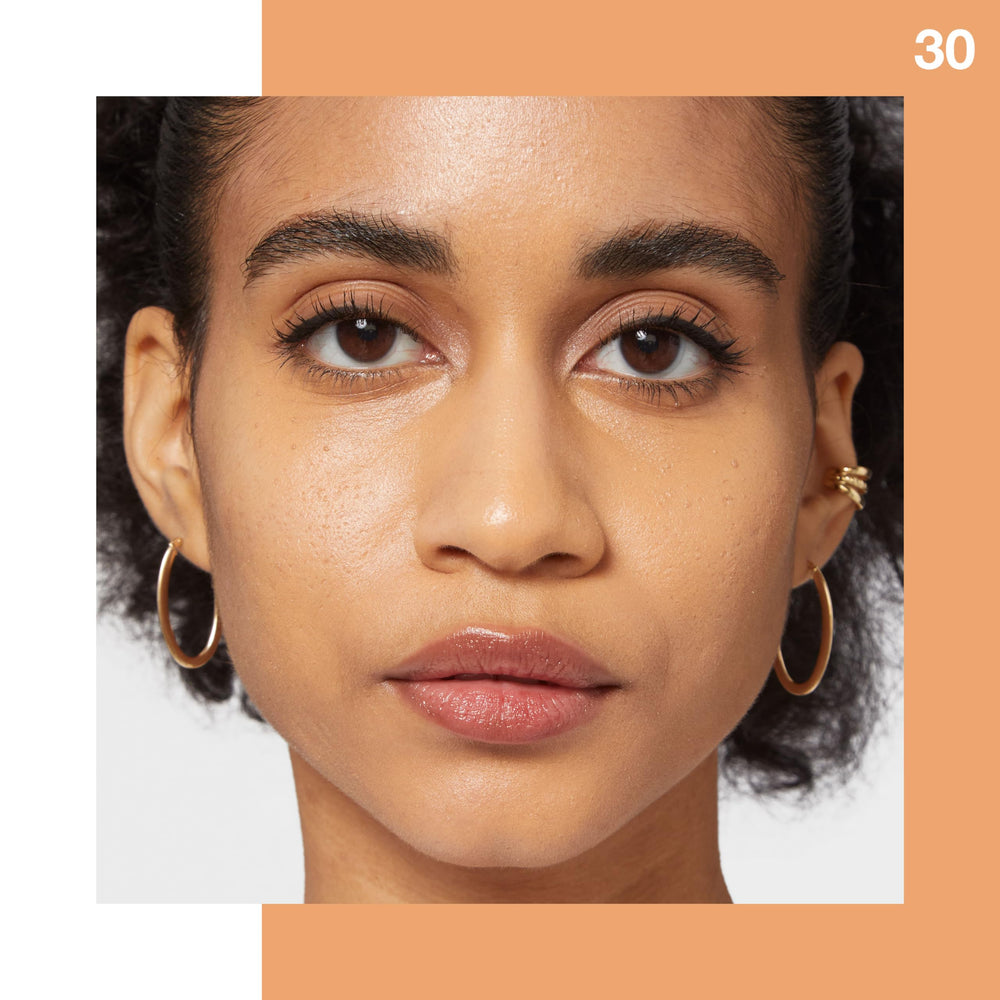 Maybelline Fit Me under-eye application demonstrating brightening effect
