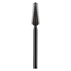 Maybelline close-up of fanning reservoir brush showing bristle detail and even coating