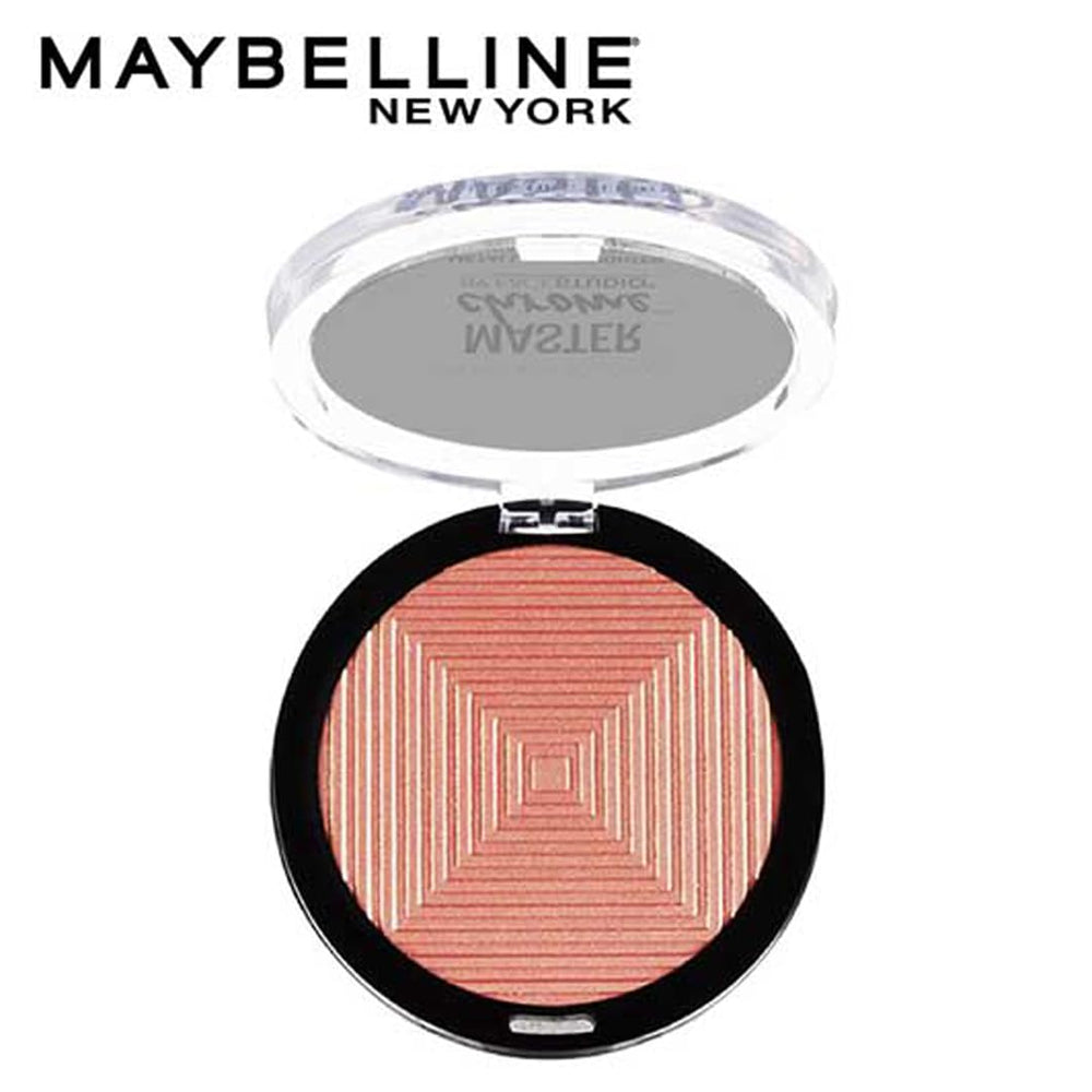 Maybelline pan close-up revealing metallic rose gold texture and reflective pearls