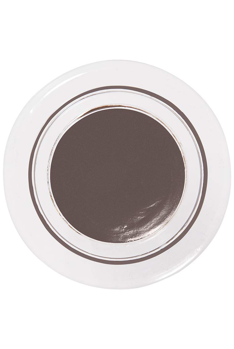 MAYBELLINE angled brush close-up for precise eyebrow sculpting and control