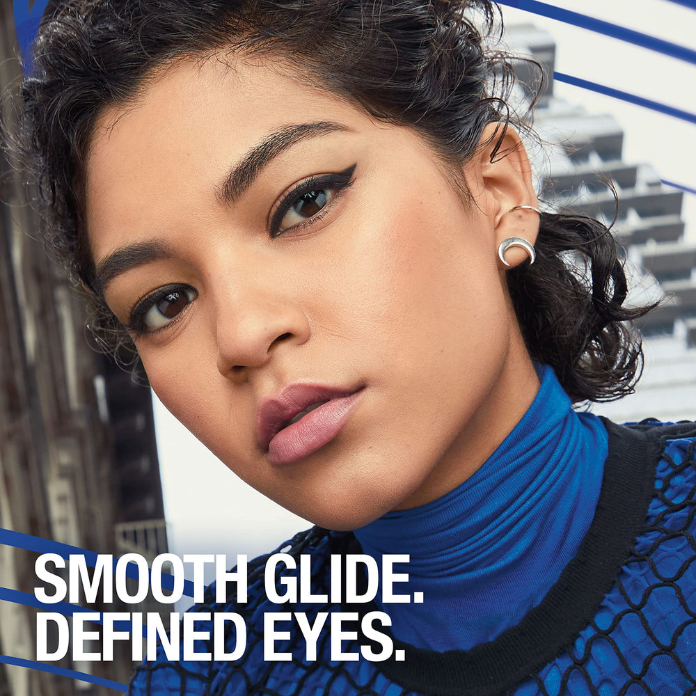 Maybelline Unstoppable Onyx creating a winged eye look with long wear