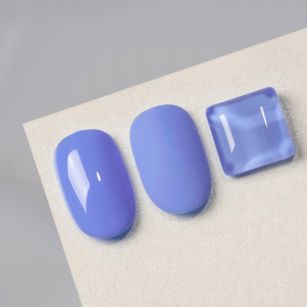 MAYCHAO close-up on glossy finish highlighting high-shine and chip resistance