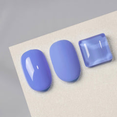MAYCHAO close-up on glossy finish highlighting high-shine and chip resistance