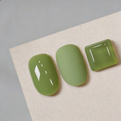 MAYCHAO gel texture close-up highlighting high-gloss finish benefit