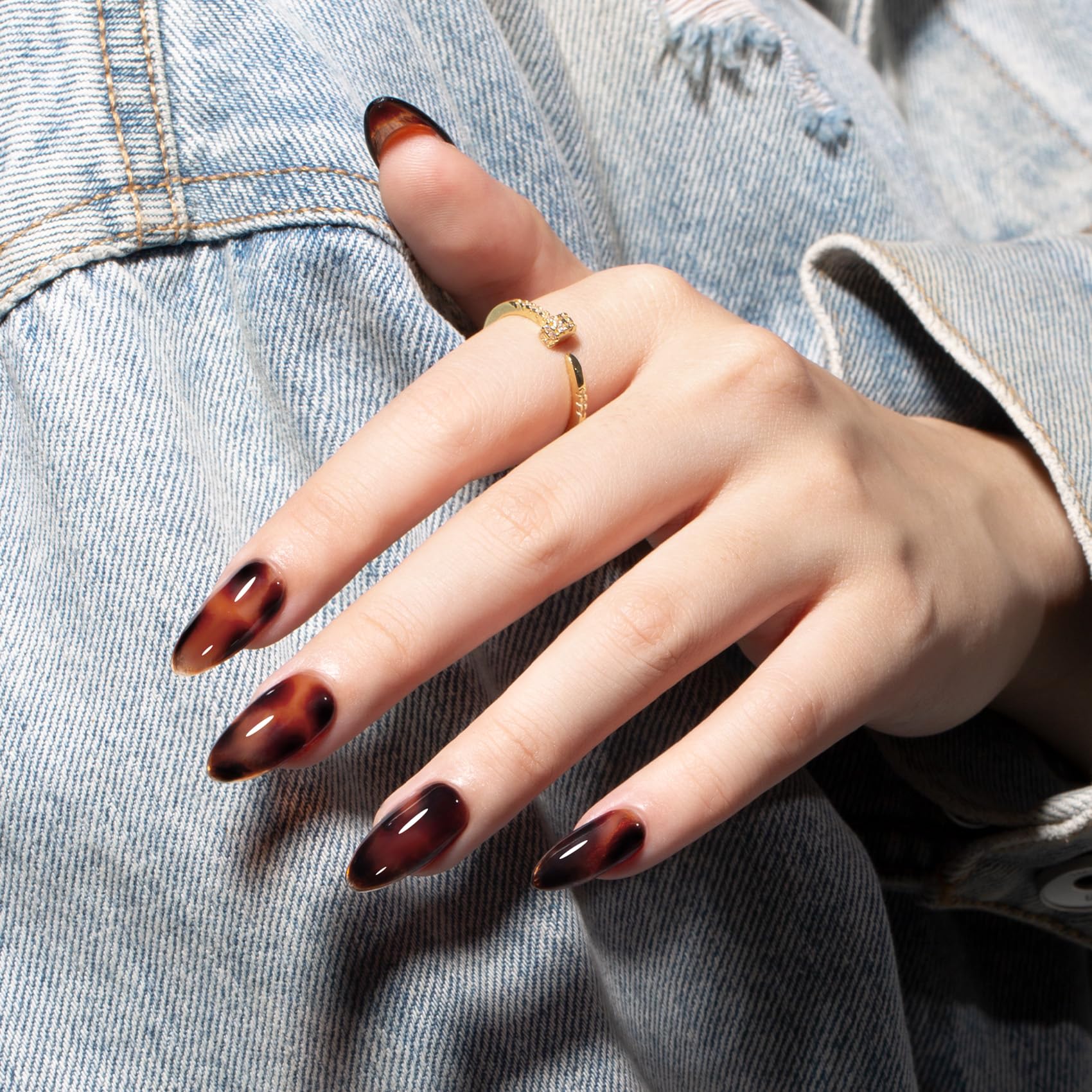 MAYCHAO layered ombre nails illustrating depth and buildable color