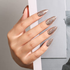MAYCHAO nail curing under LED lamp showing fast, durable salon-quality cure